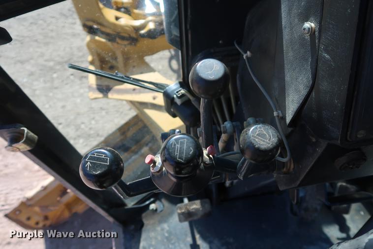 image for item DF3515 2004 John Deere 772CH motor grader