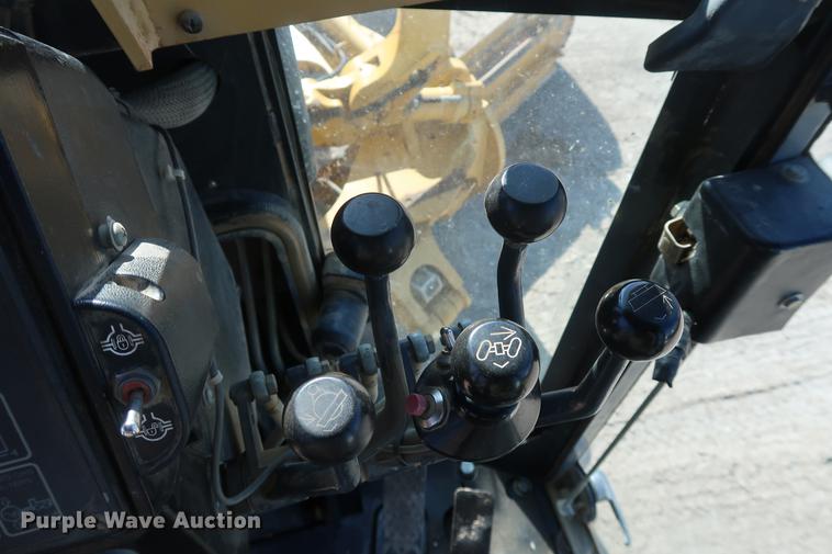 image for item DF3515 2004 John Deere 772CH motor grader