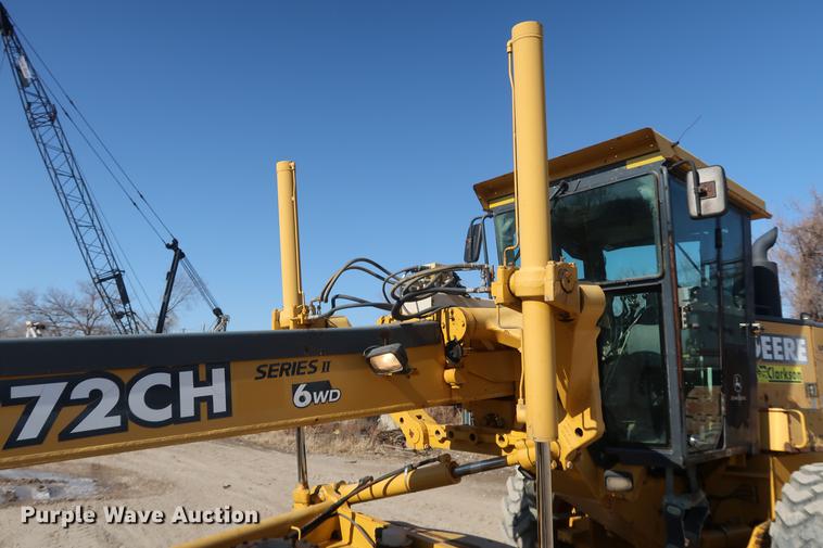 image for item DF3515 2004 John Deere 772CH motor grader