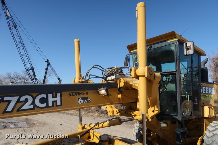 image for item DF3515 2004 John Deere 772CH motor grader