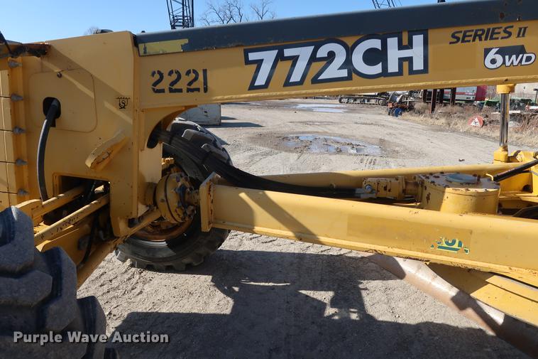 image for item DF3515 2004 John Deere 772CH motor grader