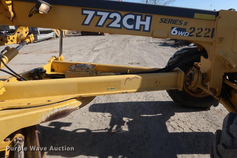 image for item DF3515 2004 John Deere 772CH motor grader
