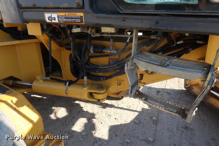 image for item DF3515 2004 John Deere 772CH motor grader