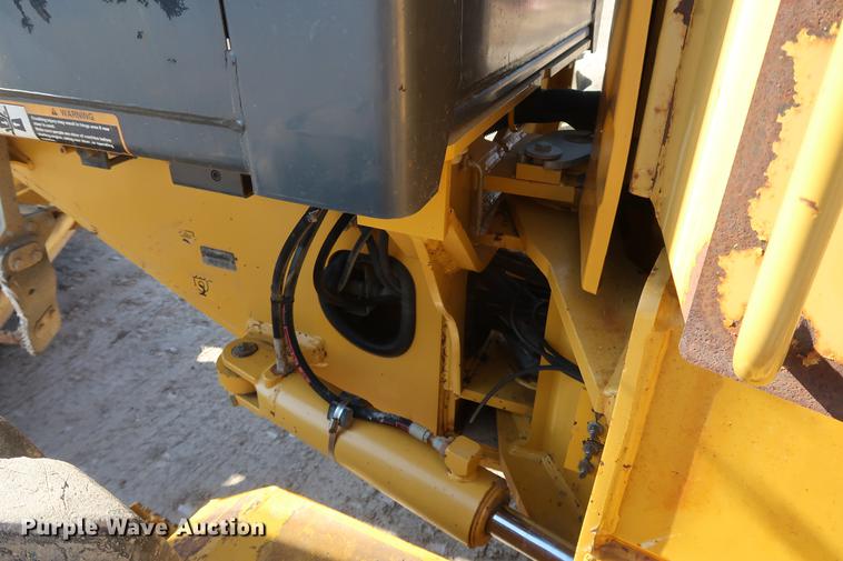 image for item DF3515 2004 John Deere 772CH motor grader