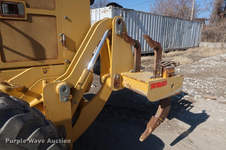 image for item DF3515 2004 John Deere 772CH motor grader