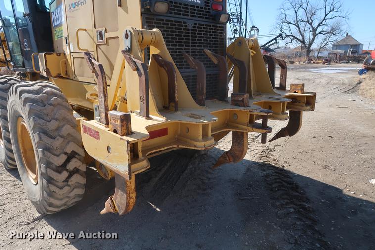 image for item DF3515 2004 John Deere 772CH motor grader