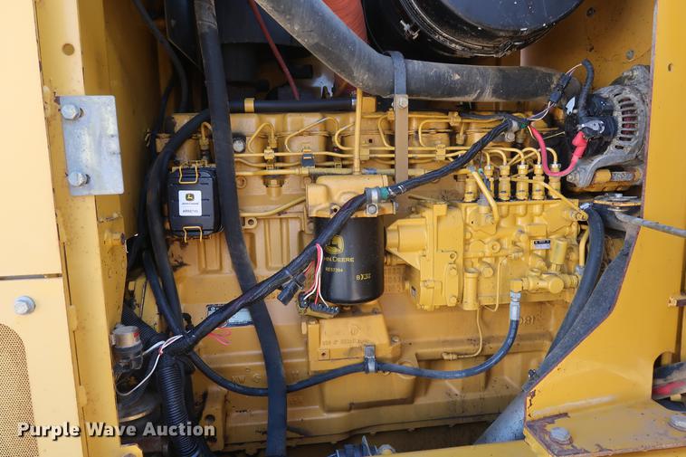 image for item DF3515 2004 John Deere 772CH motor grader