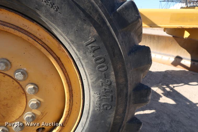 image for item DF3515 2004 John Deere 772CH motor grader