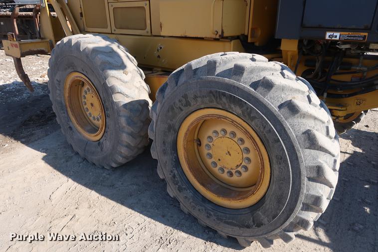 image for item DF3515 2004 John Deere 772CH motor grader