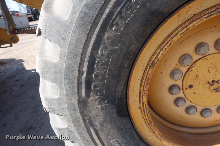 image for item DF3515 2004 John Deere 772CH motor grader