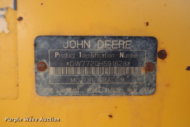 image for item DF3515 2004 John Deere 772CH motor grader