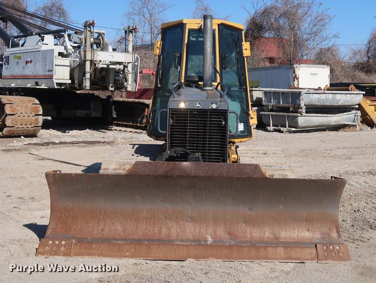 image for item DF3516 2003 John Deere 450H dozer