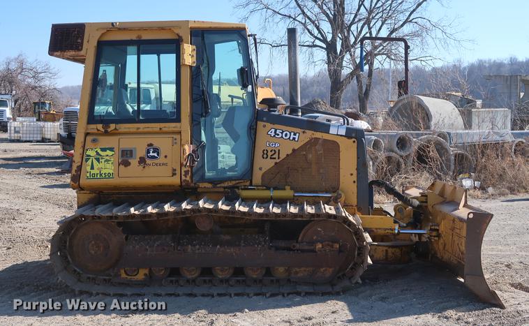 image for item DF3516 2003 John Deere 450H dozer