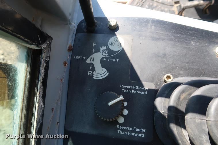 image for item DF3516 2003 John Deere 450H dozer