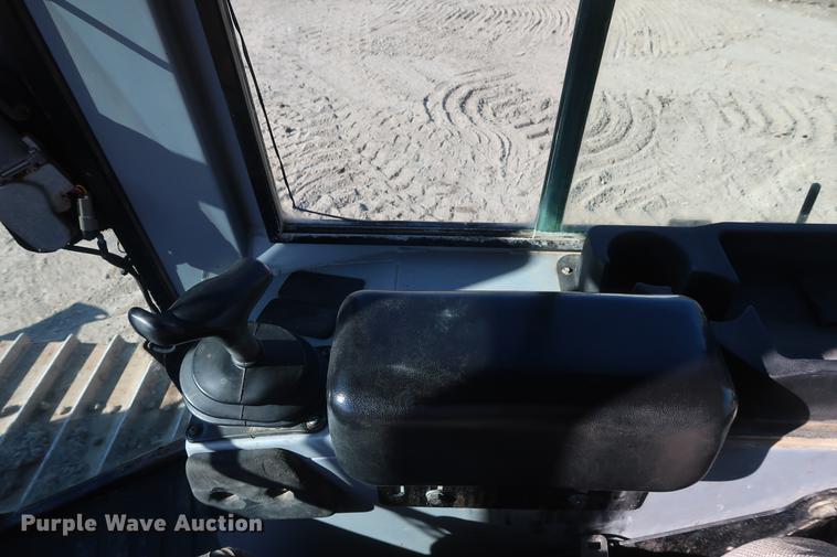 image for item DF3516 2003 John Deere 450H dozer