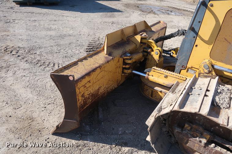 image for item DF3516 2003 John Deere 450H dozer