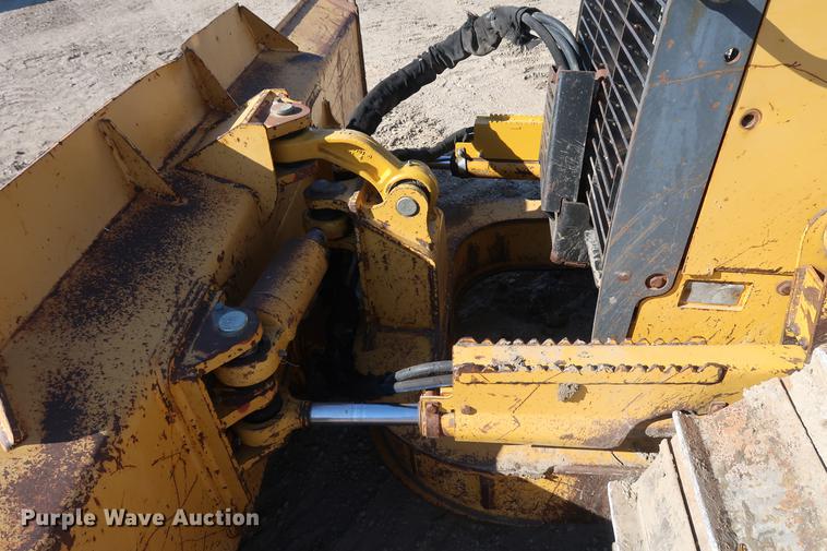 image for item DF3516 2003 John Deere 450H dozer