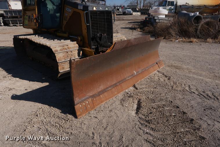 image for item DF3516 2003 John Deere 450H dozer