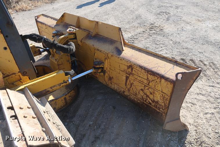 image for item DF3516 2003 John Deere 450H dozer