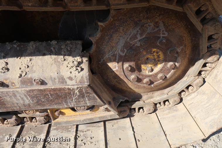 image for item DF3516 2003 John Deere 450H dozer