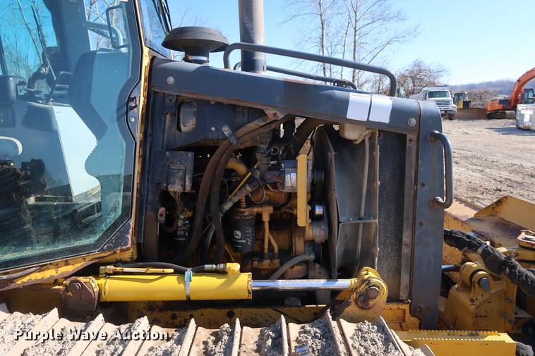 image for item DF3516 2003 John Deere 450H dozer