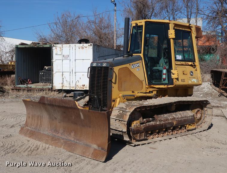 image for item DF3518 2004 John Deere 650H dozer