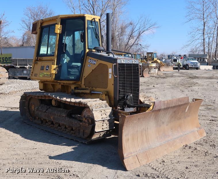 image for item DF3518 2004 John Deere 650H dozer