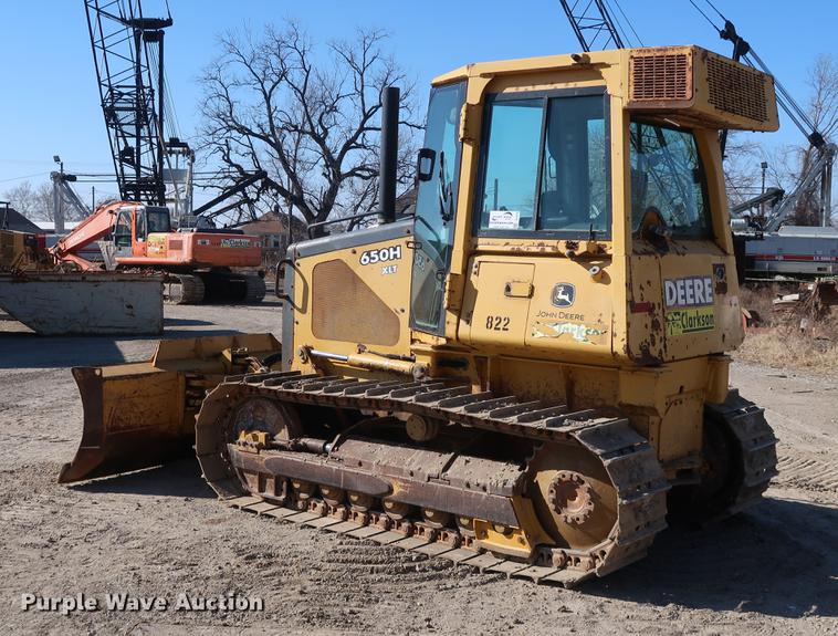 image for item DF3518 2004 John Deere 650H dozer