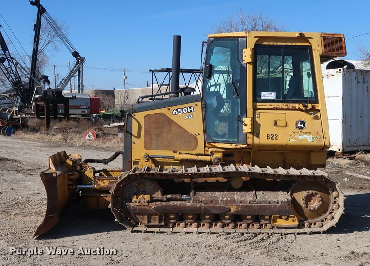 image for item DF3518 2004 John Deere 650H dozer
