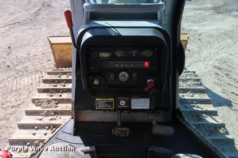 image for item DF3518 2004 John Deere 650H dozer