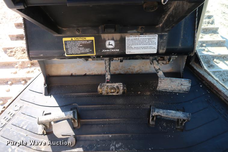 image for item DF3518 2004 John Deere 650H dozer