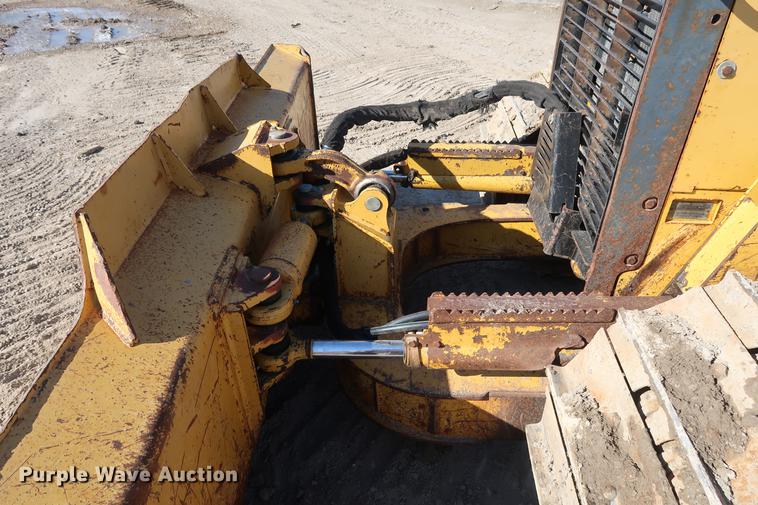 image for item DF3518 2004 John Deere 650H dozer