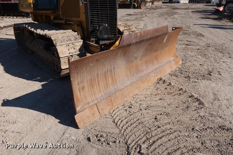 image for item DF3518 2004 John Deere 650H dozer