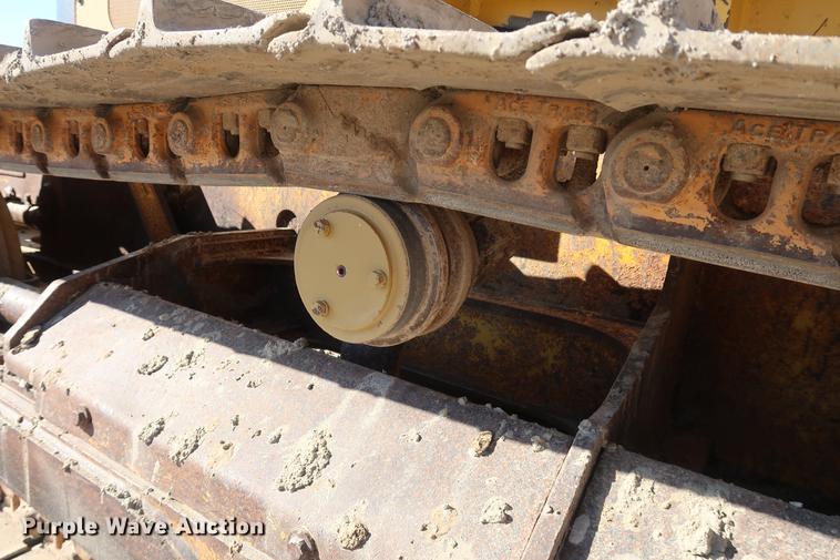 image for item DF3518 2004 John Deere 650H dozer