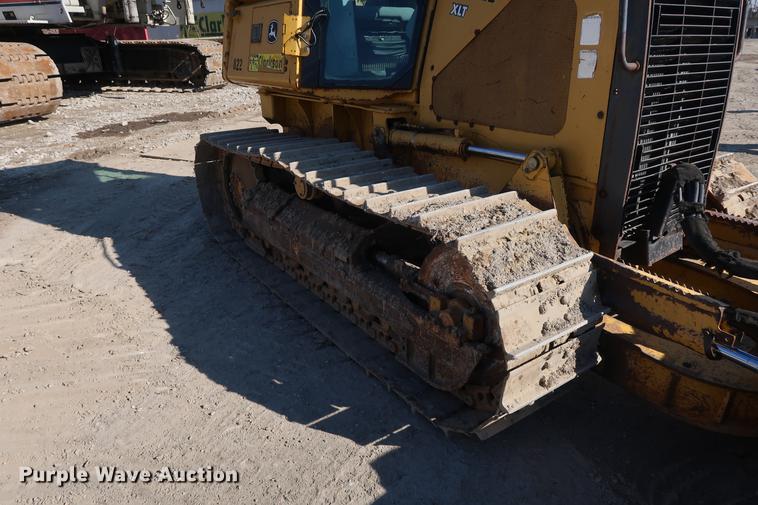 image for item DF3518 2004 John Deere 650H dozer