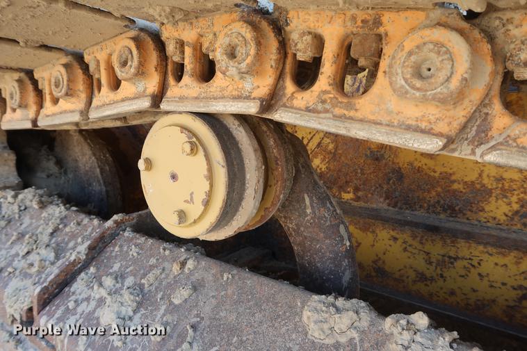 image for item DF3518 2004 John Deere 650H dozer