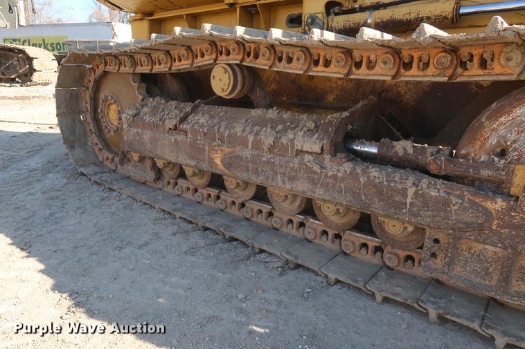 image for item DF3518 2004 John Deere 650H dozer