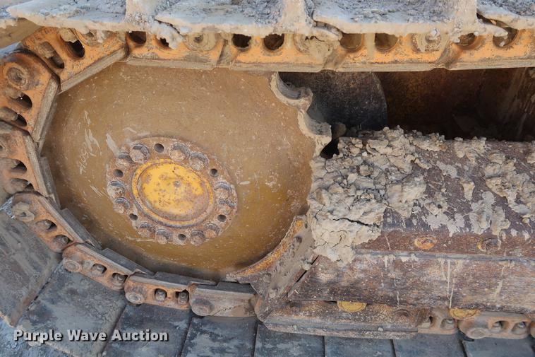 image for item DF3518 2004 John Deere 650H dozer