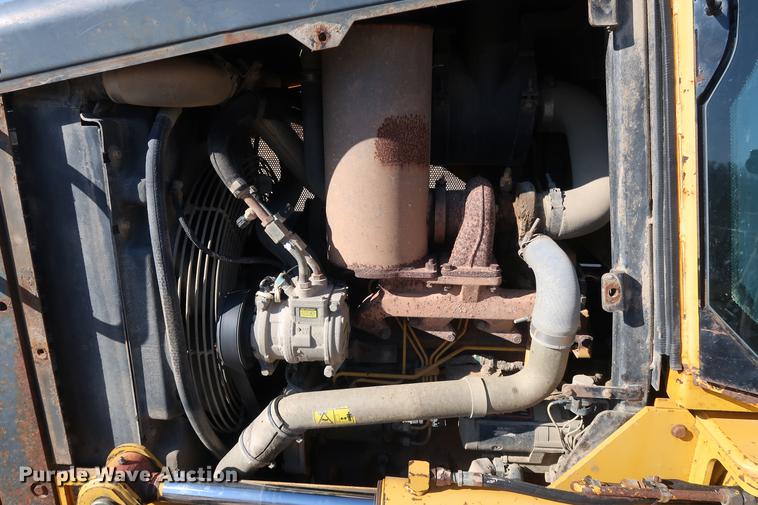 image for item DF3518 2004 John Deere 650H dozer