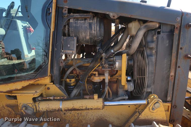image for item DF3518 2004 John Deere 650H dozer