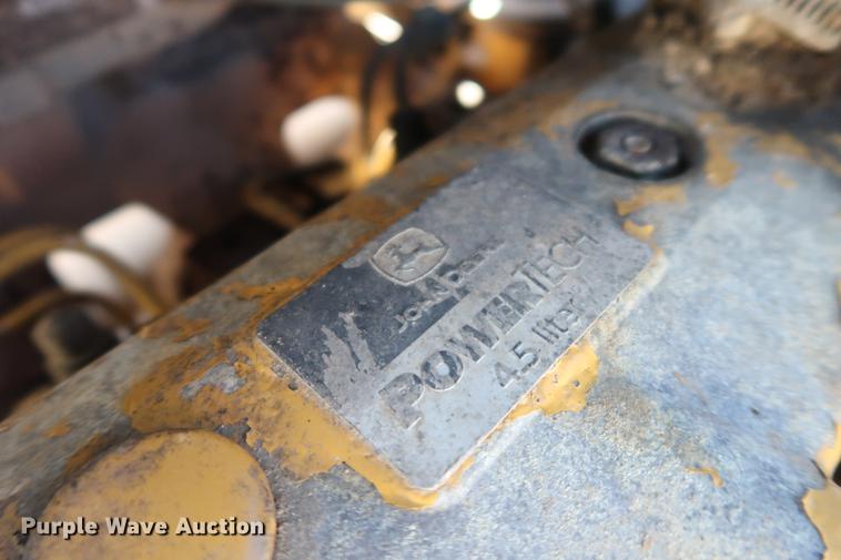 image for item DF3518 2004 John Deere 650H dozer