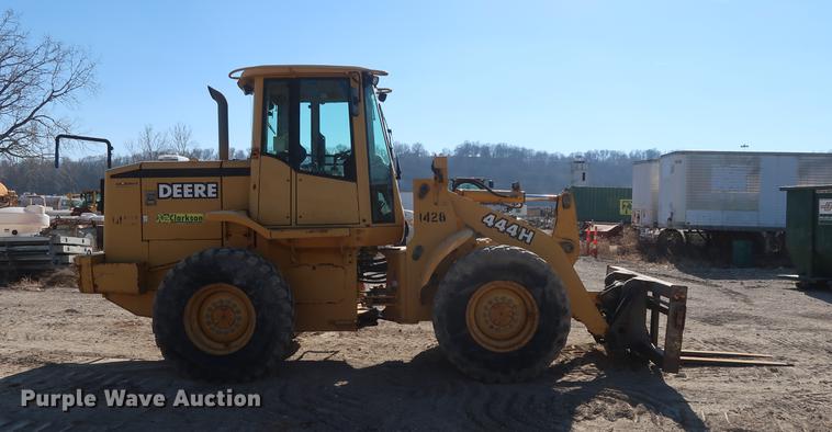 image for item DF3519 2000 John Deere 444H wheel loader