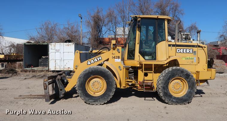 image for item DF3519 2000 John Deere 444H wheel loader