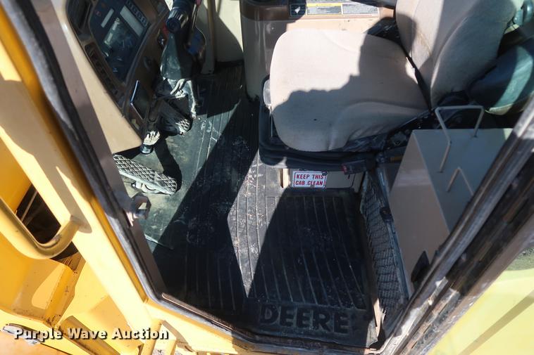 image for item DF3519 2000 John Deere 444H wheel loader