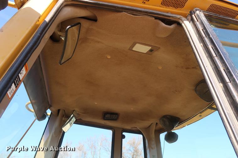 image for item DF3519 2000 John Deere 444H wheel loader