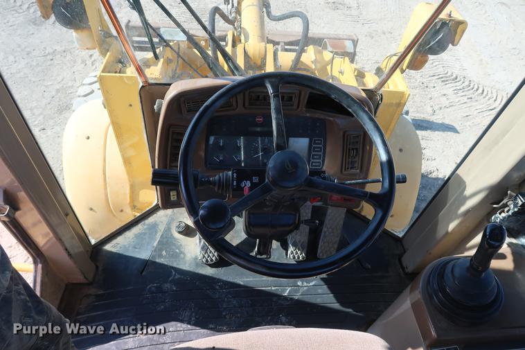 image for item DF3519 2000 John Deere 444H wheel loader