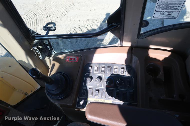 image for item DF3519 2000 John Deere 444H wheel loader