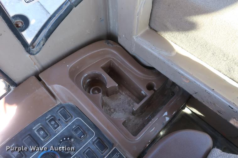 image for item DF3519 2000 John Deere 444H wheel loader