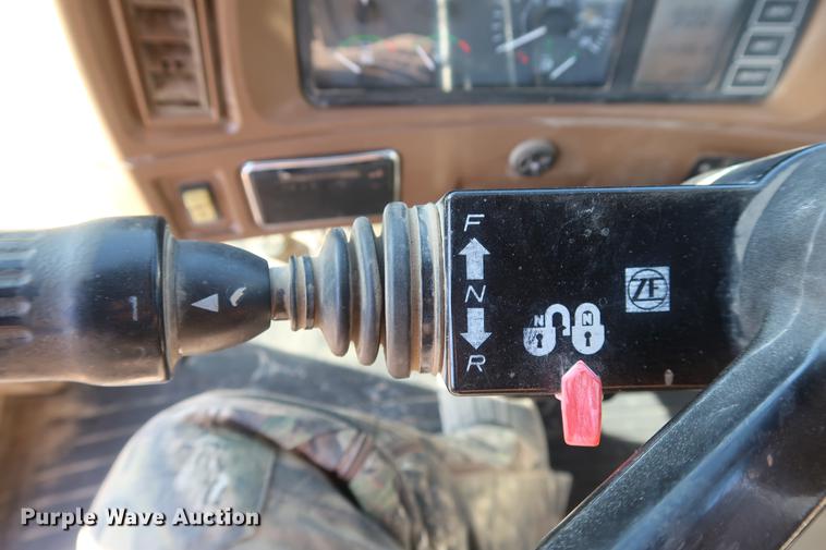 image for item DF3519 2000 John Deere 444H wheel loader