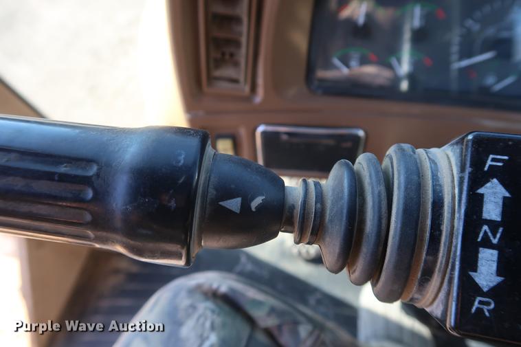 image for item DF3519 2000 John Deere 444H wheel loader